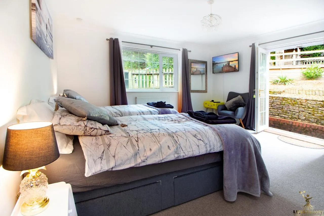 Station Lodge Close To City Centre With Parking Exeter 0*,  United Kingdom
